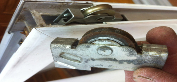 screen door roller repair in Casa de Oro-Mount Helix